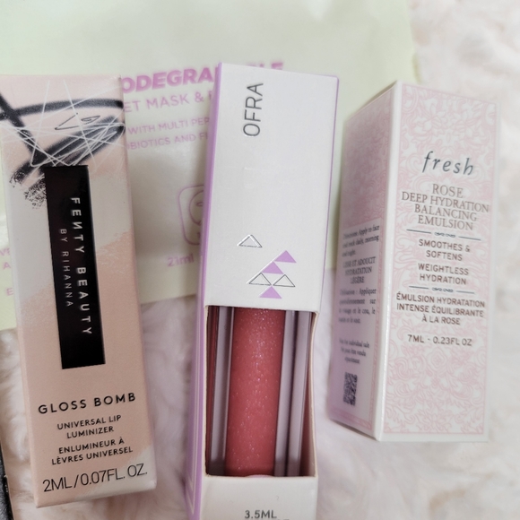 SOLD      Beauty Stocking Stuffers - Picture 10 of 10